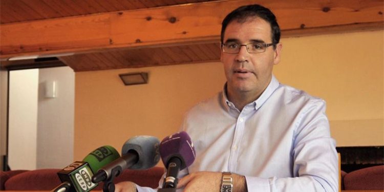 Prieto critica el engaño del PSOE de Page a todos los ciudadanos Prieto critica el engaño del PSOE de Page a todos los ciudadanos