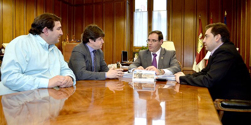 Diputación colaborará con la Junta de Hermandades y Cofradías de Tarancón para revitalizar su Semana Santa