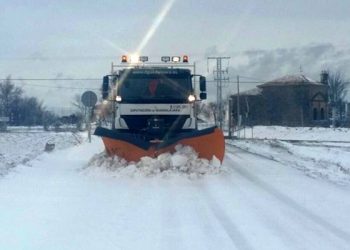 Siete máquinas quitanieves de la Diputación de Guadalajara han limpiado este fin de semana las carreteras