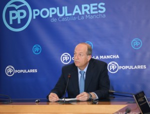 Tortosa aún no se cree que Page vaya a recortar "25 millones de euros en la prestación de los servicios a los castellano manchegos” 2 Tortosa, en rueda de prensa- 290216
