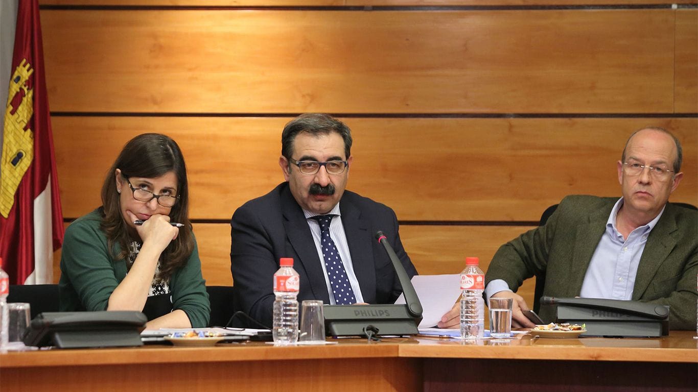 El Gobierno regional disminuye las listas de espera sanitarias ampliando las horas de quirófano y el número de consultas