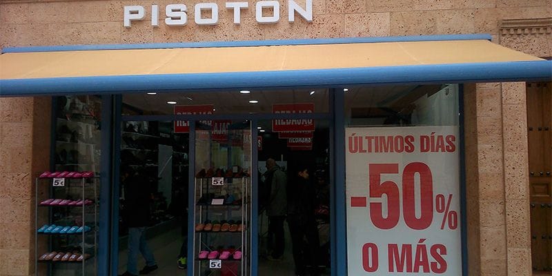 Buena afluencia de público en el XVIII Mercadillo del Comercio de San Clemente