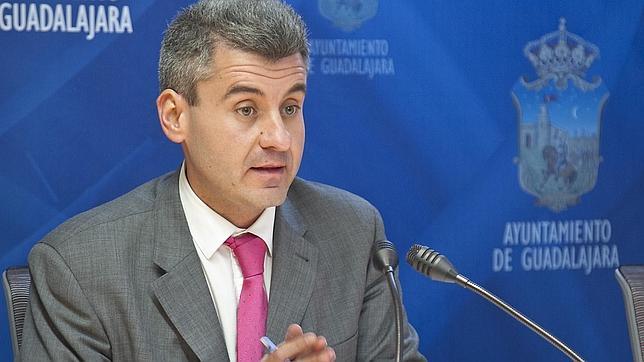 Alfonso Esteban lo deja claro: “La nueva adecuación del número de concejales liberados y del personal eventual beneficia a todos los grupos»