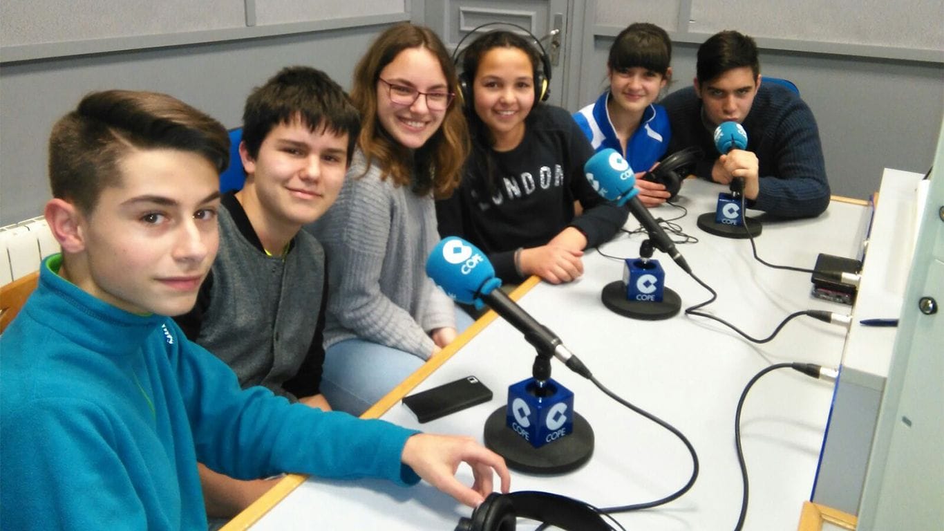 Alumnos del Martín Vázquez de Arce de Sigüenza tendrán su propio programa de radio 1 Alumnos del Martín Vázquez de Arce de Sigüenza tendrán su propio programa de radio