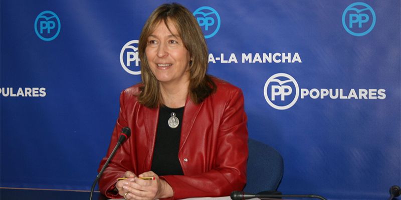 Guarinos: “Los presupuestos de la región no se solucionan quitando la asistencia religiosa ni educación pública concertada” 1 ana guarinos en rueda de prensa
