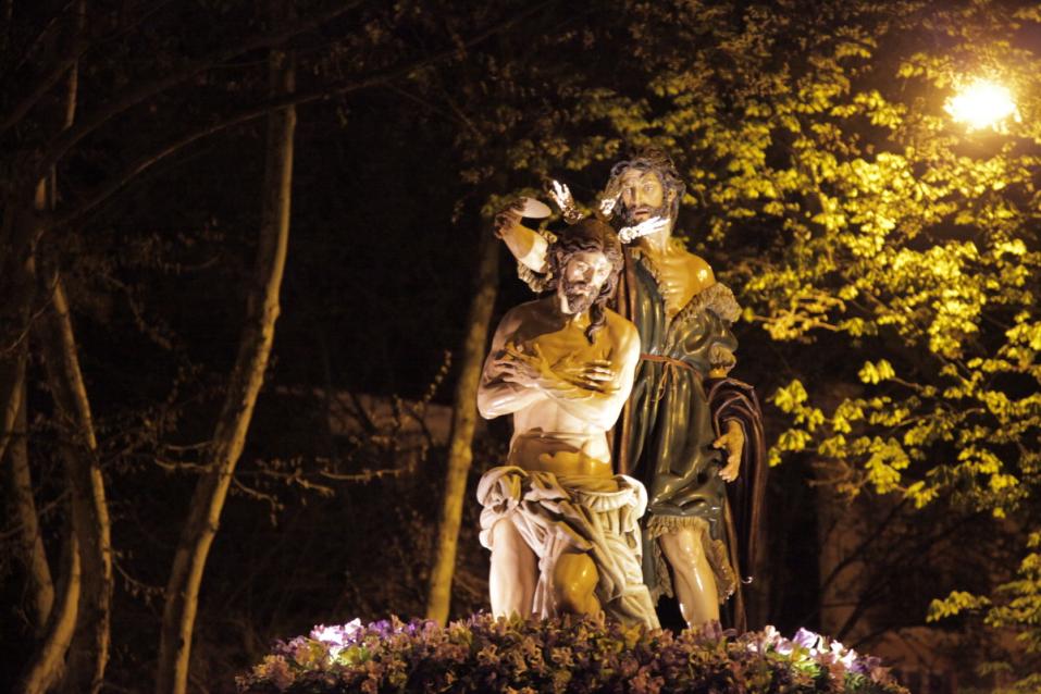 El Bautismo celebra este sábado su solemne besapié a Jesús Bautizado en San Pedro 1 bautismo