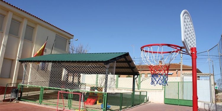 El Ayuntamiento mejora las instalaciones del colegio de Fuentenovilla