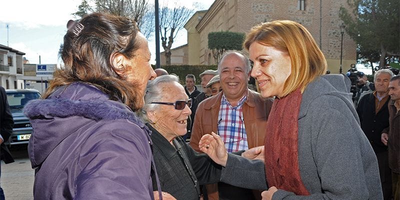 Cospedal cree inconcebible que Page, para que Podemos le apoye los presupuestos, vaya contra la libertad religiosa