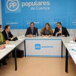 Cospedal exige al PSOE y a Podemos que “no dejen en quiebra” otra vez el Consorcio Ciudad de Cuenca 2 Cospedal reunión Grupo Municipal Popular Cuenca-070316 (2)