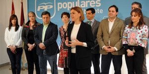 Cospedal lamenta que, en solo seis meses de Gobierno de PSOE-Podemos, volvamos a las andadas al incumplir el objetivo de déficit 2 Cospedal reunión Grupo Municipal PP Albacete-210316 (2)