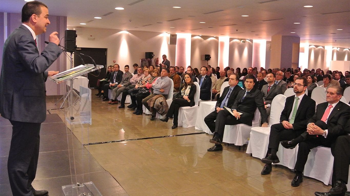 La Junta apoyará con un 50% de ayuda las inversiones de empresas resultantes de fusiones o procesos de integración comercial