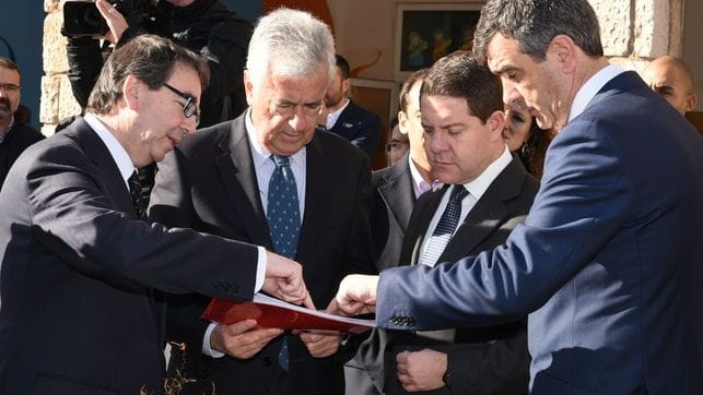 Robisco critica las mentiras y los incumplimientos de Page sobre el campus de la UAH de Guadalajara