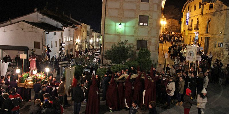 Almonacid de Zorita acoge este viernes el Vía Crucis interparroquial del Arciprestazgo de Pastrana-Mondéjar 1 foto archivo via crucis 2015
