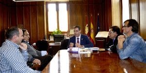 Diputación de Cuenca estudia cómo colaborar con el Ayuntamiento de Talayuelas en el arreglo del muro del cementerio 2 FotoReuPrietoAlcaldeTalayuelasNota