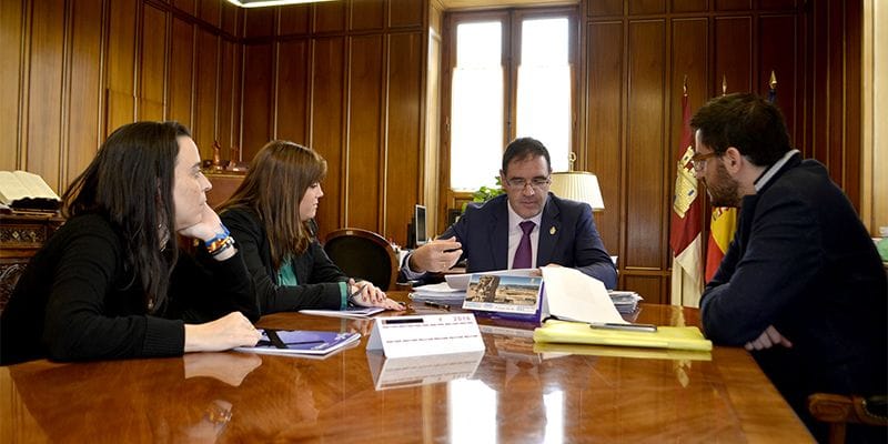 Diputación de Cuenca prevé colaborar con la Vble. Hermandad de Ntra. Señora de los Dolores y las Santas Marías