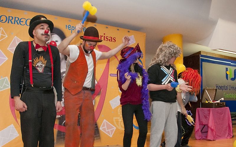 Payasos sin Fronteras llevan la magia a los niños del Hospital de Guadalajara