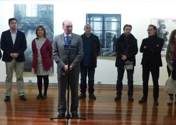 Latre inaugura la exposición de los Premios Provincia de Fotografía y Dibujo
