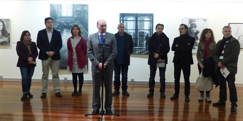 Latre inaugura la exposición de los Premios Provincia de Fotografía y Dibujo 1 inauguracion exposicion de dibujo y fotografia