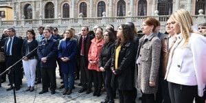 Page apuesta por reafirmar los valores de “libertad, democracia y tolerancia” ante la barbarie terrorista 2 p1aehmb9d43v01t9l1vuv2rghad5