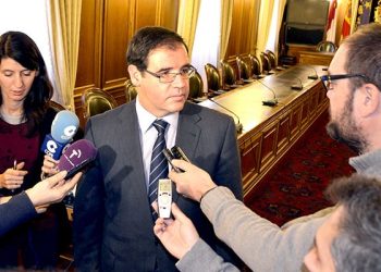 Prieto tranquiliza a la población: “El servicio de bomberos en todos los municipios de la provincia seguirá prestándose normalmente”