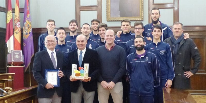 El presidente de la Diputación felicita al Club Guadalajara Basket por su triunfo en la Copa Presidente