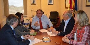 Cañizares lamenta que los Presupuestos del Gobierno de Page bajen más de un 17 por ciento la inversión en materia hídrica 2 Reunión con ASAJA - 220316