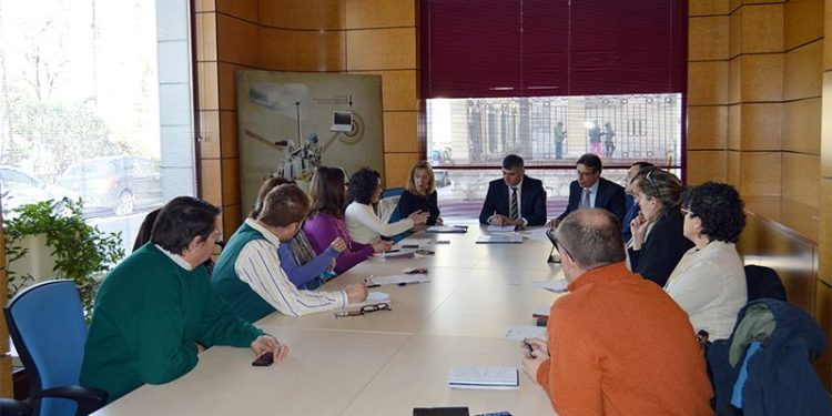 La Junta impulsará el enoturismo en Cuenca de la mano de los grupos de acción local y el sector La Junta impulsará el enoturismo en Cuenca de la mano de los grupos de acción local y el sector