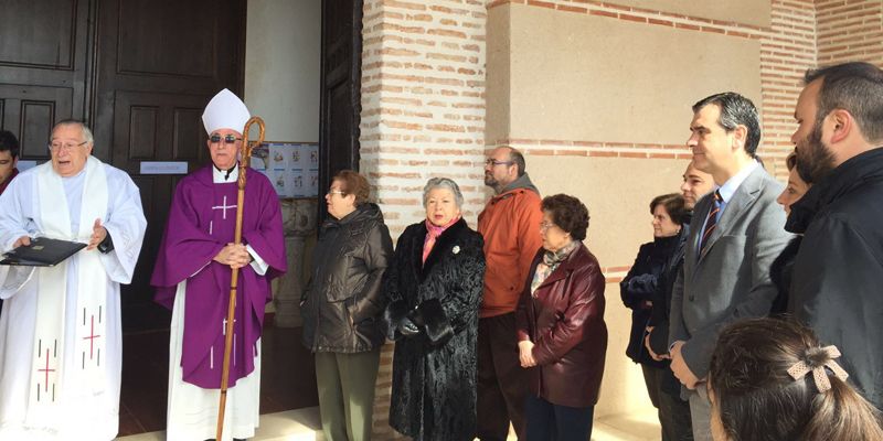 Román asiste a la misa que se celebrará en Usanos con motivo de la finalización de las obras de la iglesia