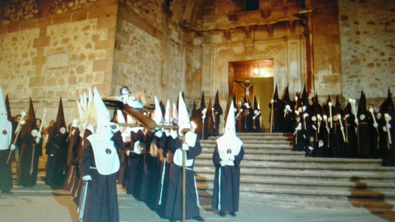 Actos religiosos, exposiciones, deporte, solidaridad y teatro en la Semana Santa Jadraqueña