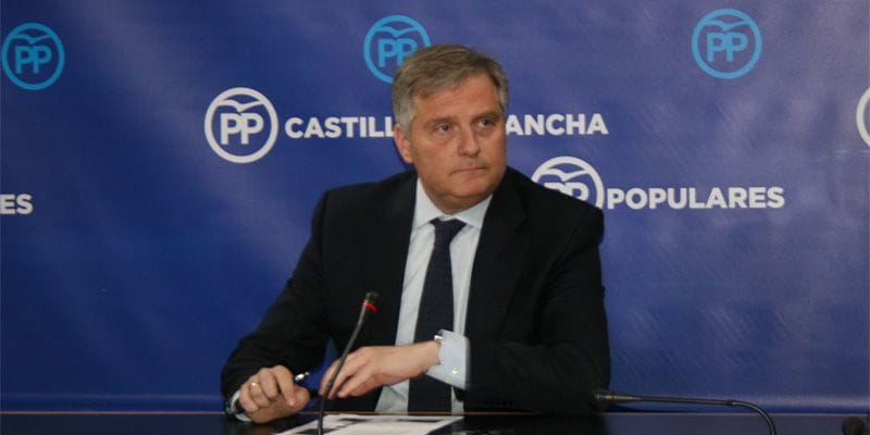 Cañizares critica que los presupuestos de Page sirven para colocar a su familia y a la gente del PSOE