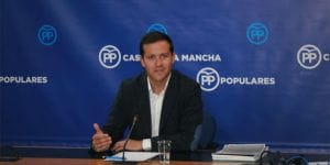 Carlos Velázquez en rueda de prensa-260416