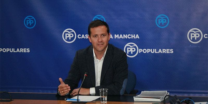 Velázquez denuncia el nerviosismo de Page demasiado pendiente de lo que hacen los diputados de Podemos