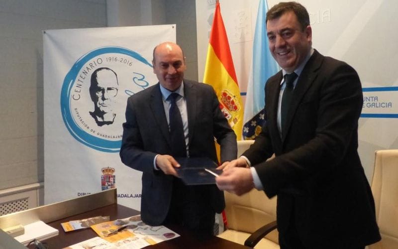 La Diputación de Guadalajara colabora con la Fundación Cela para impulsar ‘Viaje a la Alcarria’ 1 Latre sella la colaboración con la Fundación Cela.