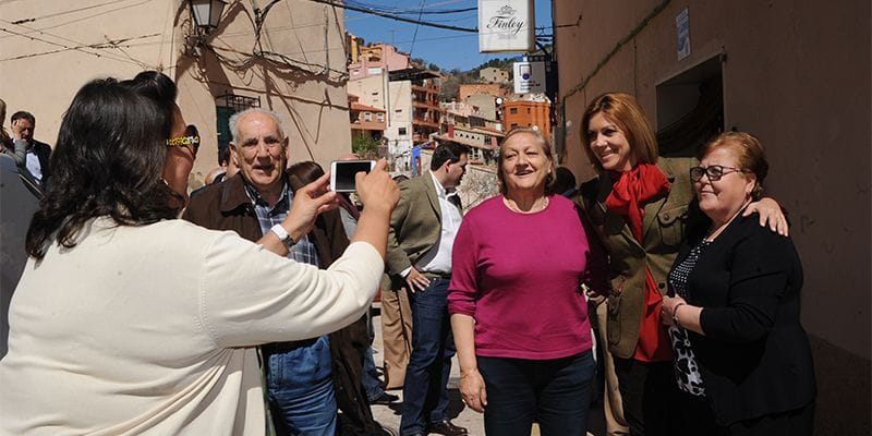 Cospedal denuncia que aquellos que hablan de política social hagan desaparecer las `Becas Mamá´ y disminuyan un 15% el gasto social en los Presupuestos regionales