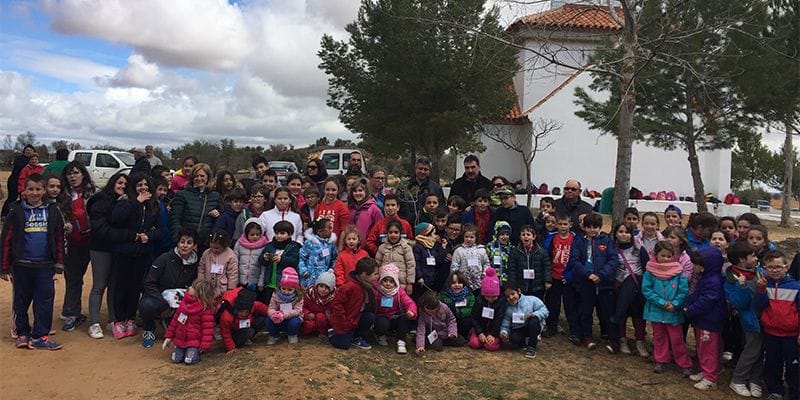 La Junta celebra el Día del Árbol con los escolares de Fuente de Pedro Naharro