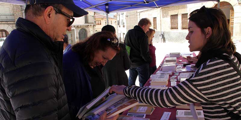 El Día del Libro tiene en Trillo un matiz solidario
