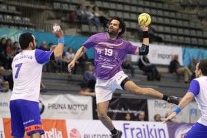 el bm guadalajara saca un punto de oro ante el granollers
