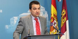 El consejero de Agricultura en las Cortes regionales
