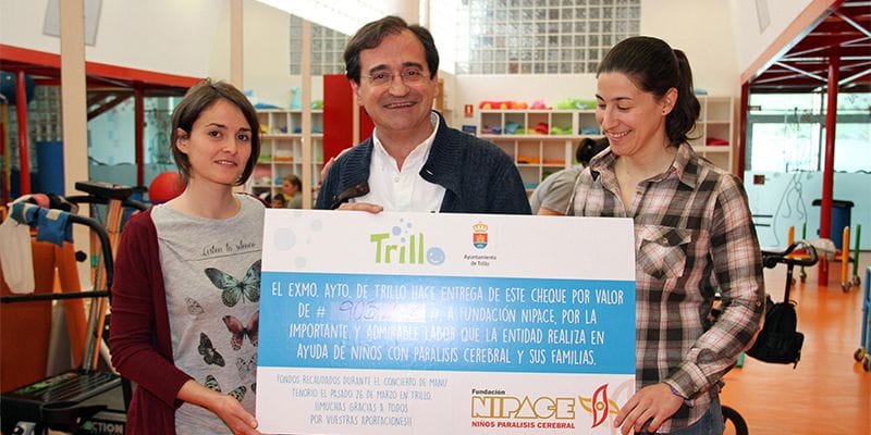 Trillo entrega su solidaridad a NIPACE