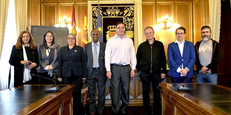 Prieto recibe en la Diputación a una delegación de la Universidad egipcia de Helwan