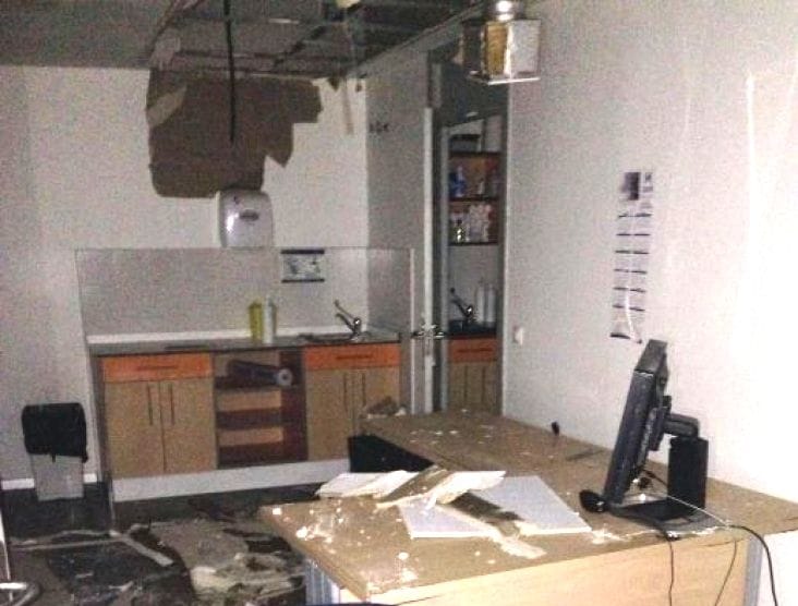 Guarinos demuestra que “el caos sanitario continúa; el gobierno de Page oculta la caída de un techo del Hospital de Guadalajara”