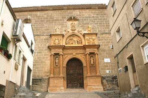 La Junta convocará al Ayuntamiento de Huete para abordar el problema del absentismo escolar en la localidad