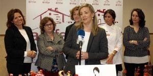 La presidenta de AMFAR, Lola Merino, durante su intervención, ayer en Membrilla (Ciudad Real).