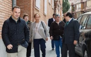 Comienzan las actuaciones en la Colonia de Sanz Vázquez y Eras del Canario 2 visita el barrio de Colonia Sanz Vázquez – Eras del Canario con representantes de la Asociación de Vecinos