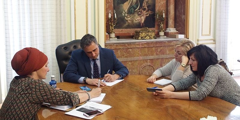 Mariscal se reúne con la Asociación de Vecinos de Villa Luz y se compromete a dar respuesta a sus demandas