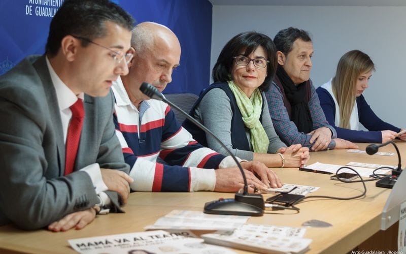 Nace la iniciativa «Mamá va al teatro» para incentivar el comercio de Guadalajara