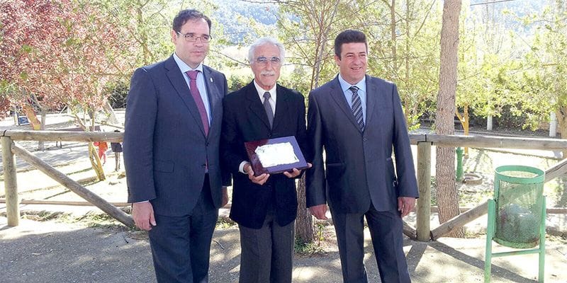 Prieto ensalza el ejemplo de altruismo de la familia Bonilla donando a Yémeda el antiguo balneario