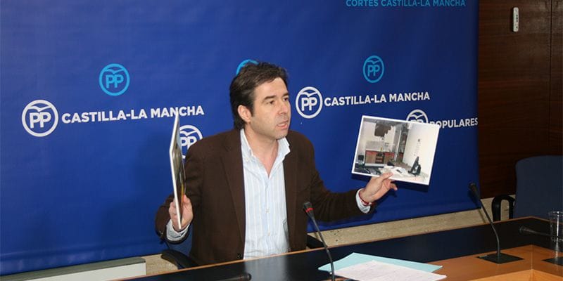 Robisco asegura que Page engaña y discrimina a los funcionarios de la Junta, al no pagarles la extraordinaria de 2012