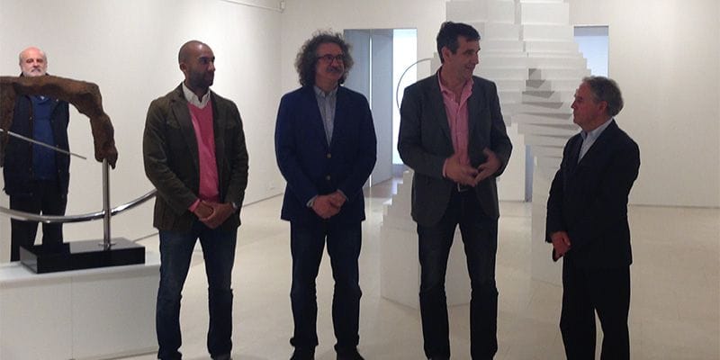 Román inaugura en el Museo Sobrino la exposición de Roque Carmona