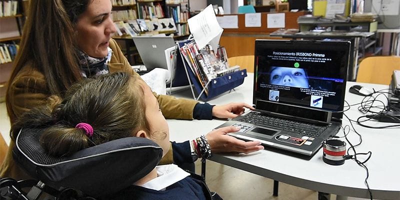 Parapléjicos colabora en un sistema de comunicación de bajo coste para personas con graves problemas de movilidad